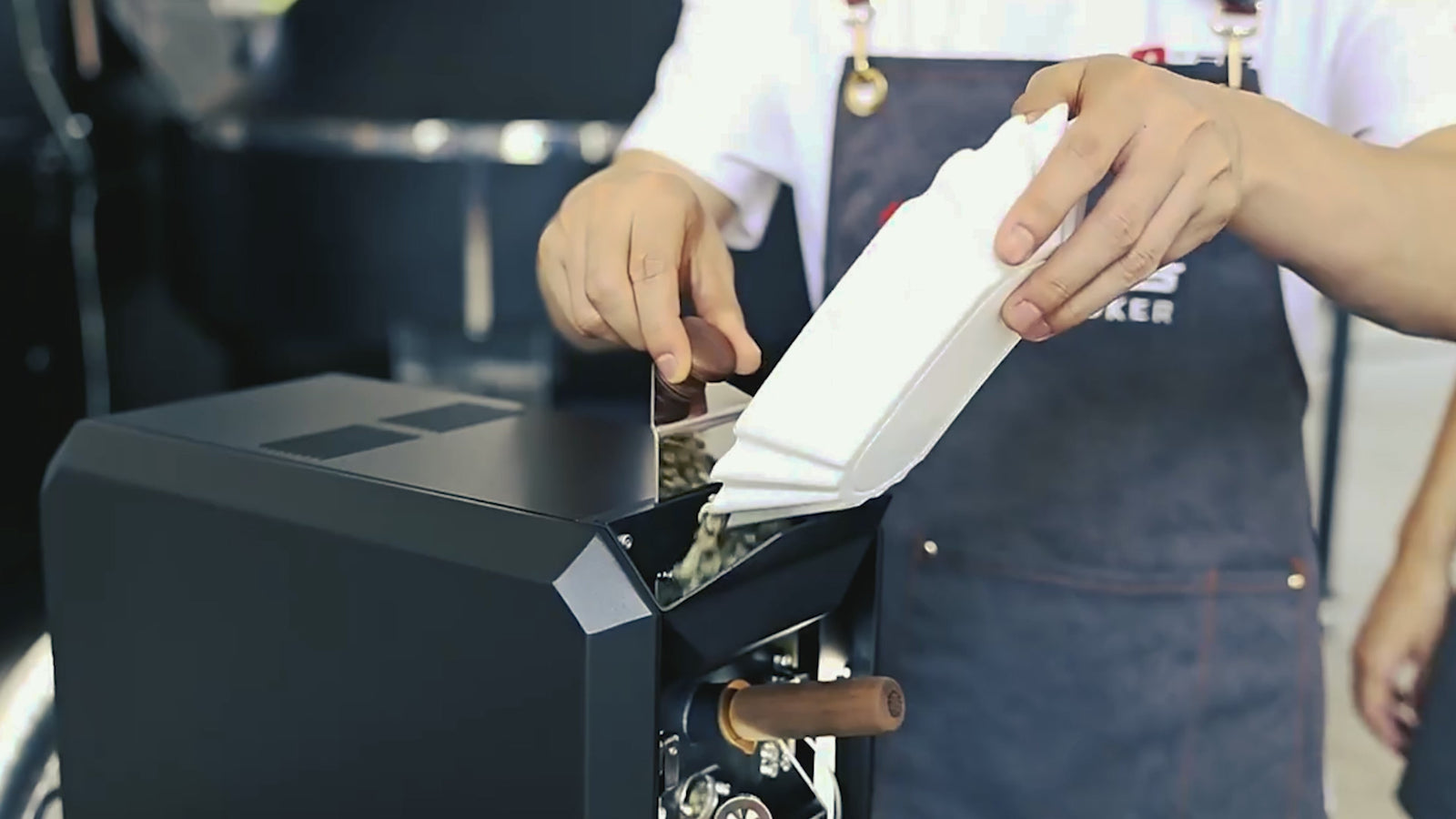 Santoker X3 Kafferister Video hos Home Roast